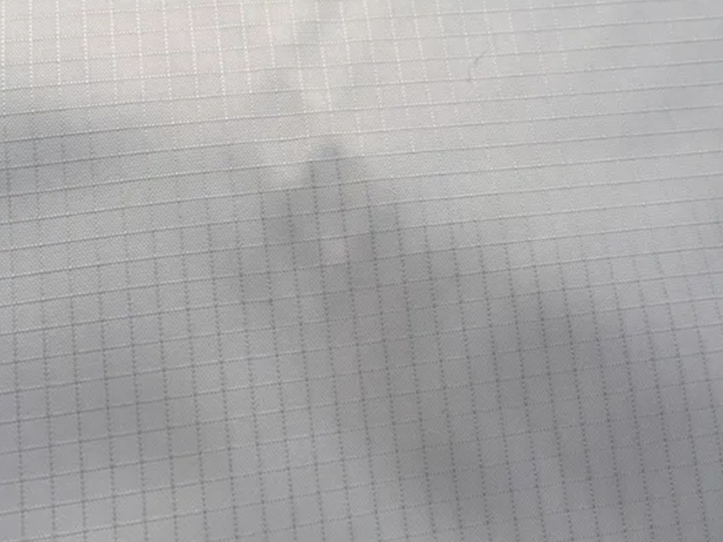 100% Poliéster 210t 0.3*0.3cm Tejido de tafetán Rib Stop con revestimiento de PU blanco